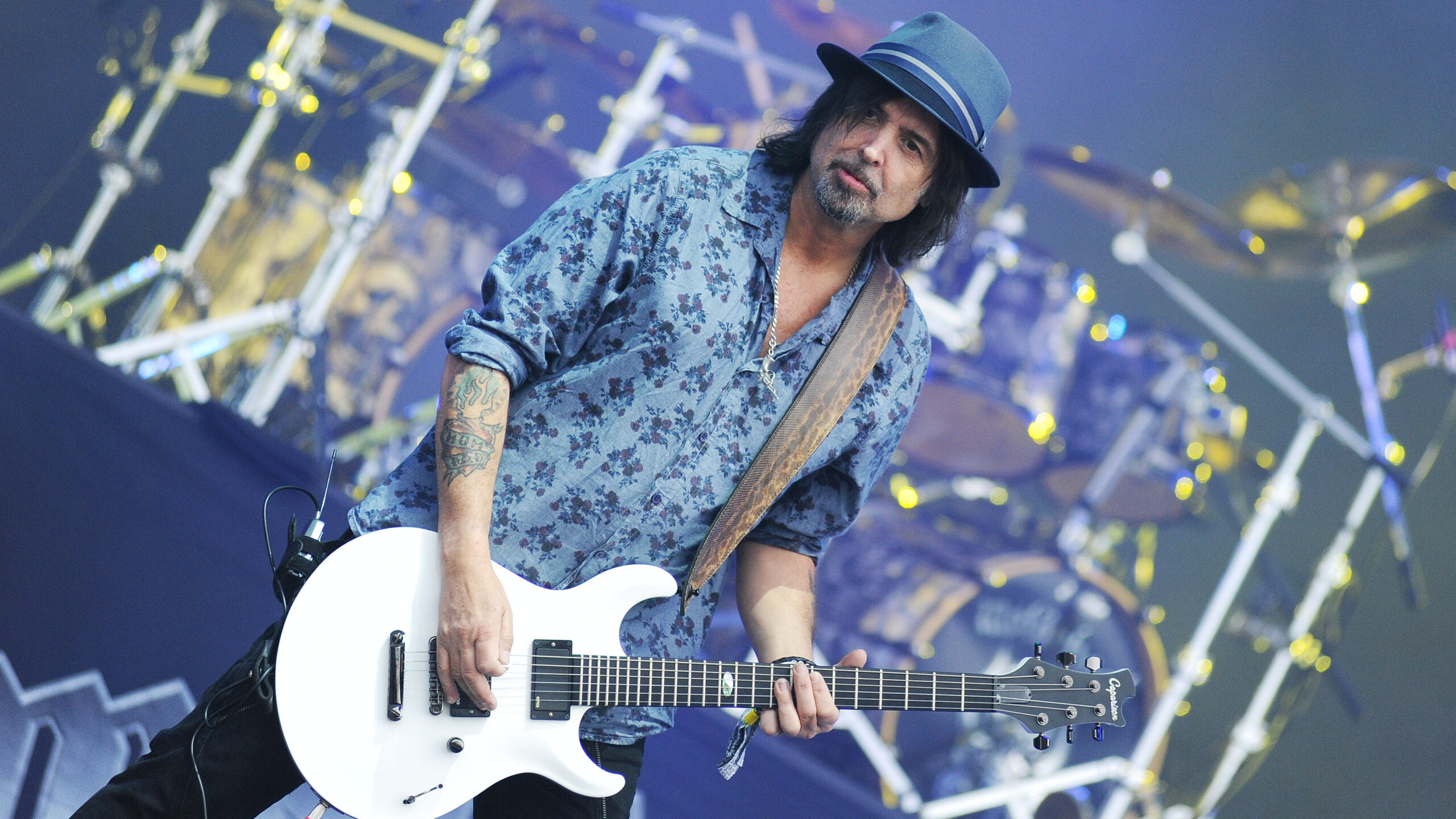 GLASTONBURY, ENGLAND - JUNE 26:  (L-R) Phil Campbell of Motorhead performs at the Glastonbury Festival at Worthy Farm, Pilton on June 26, 2015 in Glastonbury, England.  (Photo by Tabatha Fireman/Redferns via Getty Images)
