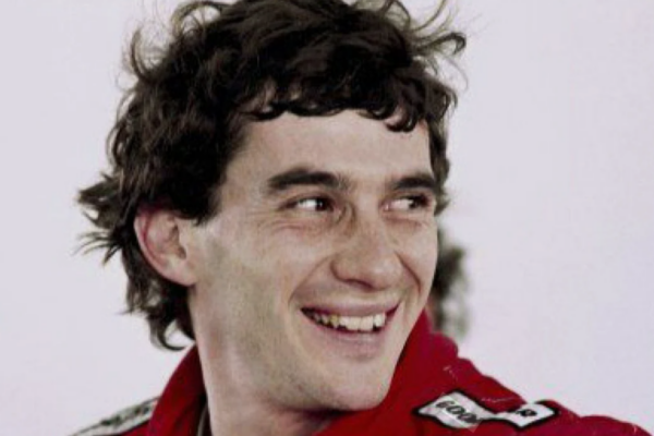 Ayrton Senna: l’ uomo che insegnò al vento a correre
