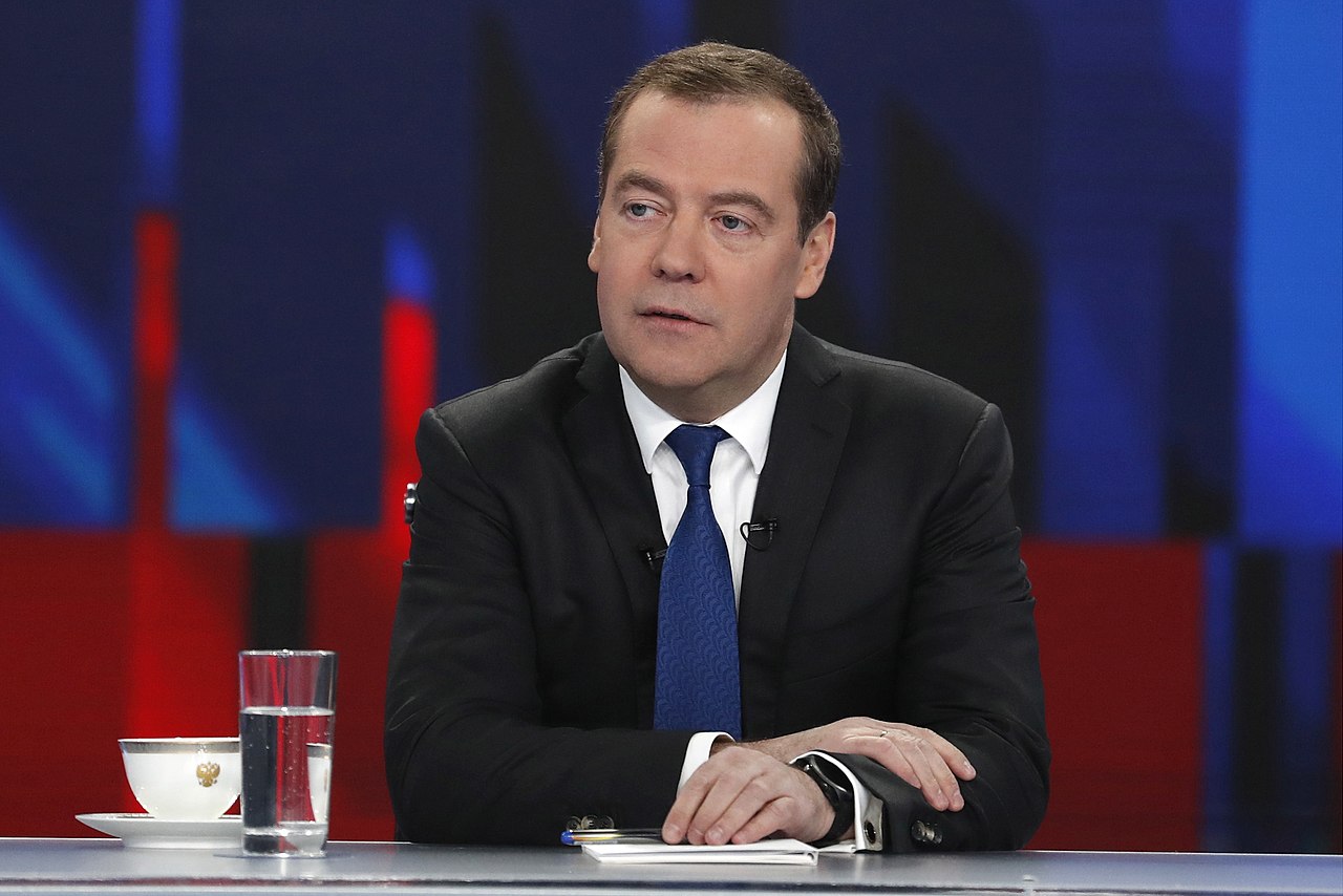 Medvedev bagagli smarriti — Medvedev bloccato negli USA: valigie smarrite dopo la sconfitta nel torneo di tennis