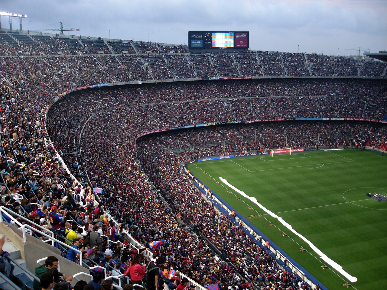 Barcellona Newcastle 7-2 — Trionfo catalano al Camp Nou: il Barça travolge il Newcastle per 7-2 negli ottavi di Champions
