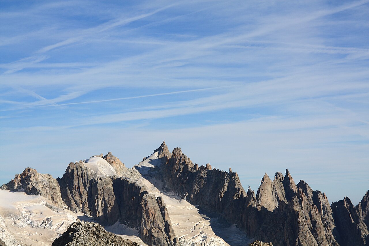 tragedia Monte Bianco — Tragedia sul Monte Bianco: alpinista perde la vita in una valanga rocciosa