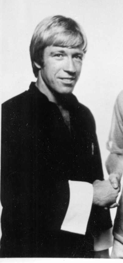 Chuck Norris morte — Addio a Chuck Norris, l'icona delle arti marziali e del cinema d'azione si spegne a 86 anni