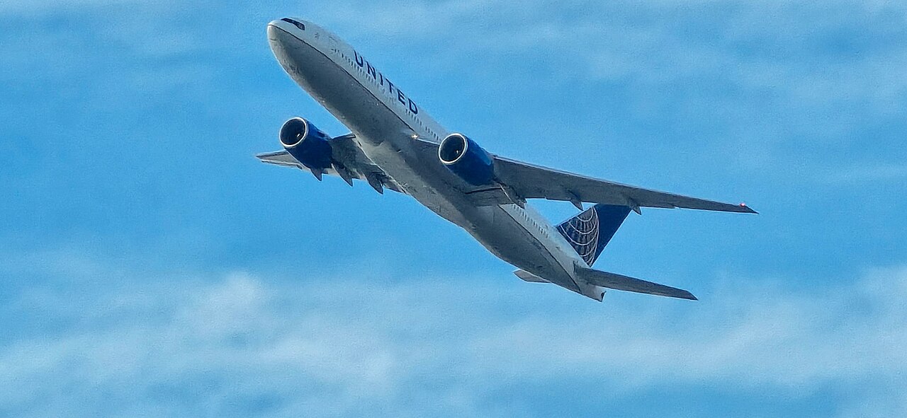 costi carburante United Airlines — United Airlines sospende 5% dei voli a causa dell'impennata del carburante