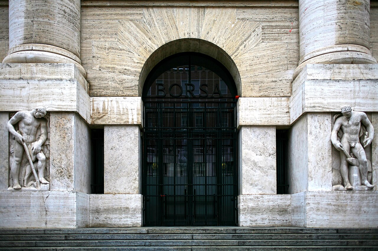 Borsa Milano vola su prospettive pace: FTSE MIB chiude a +3%