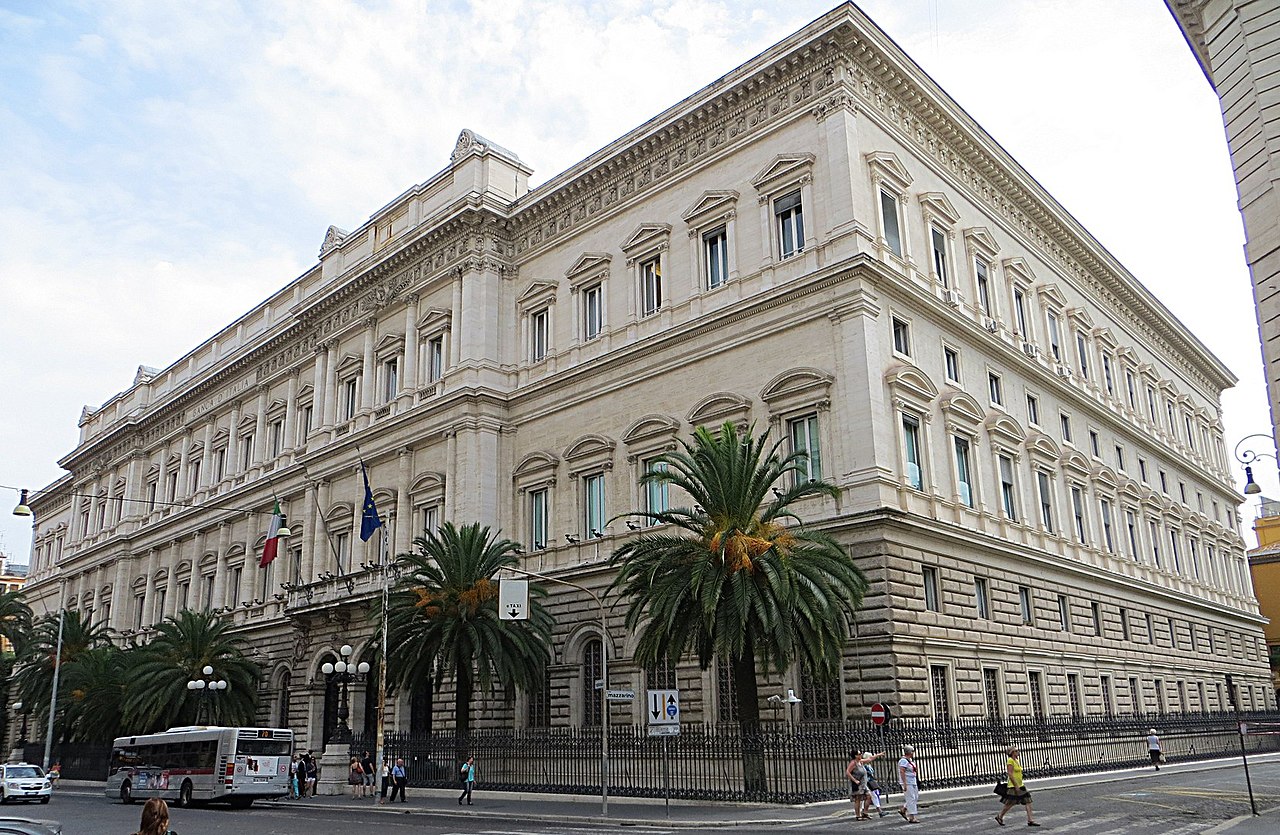 previsioni economiche Italia — Via Nazionale taglia le previsioni di crescita: solo mezzo punto percentuale per il 2026