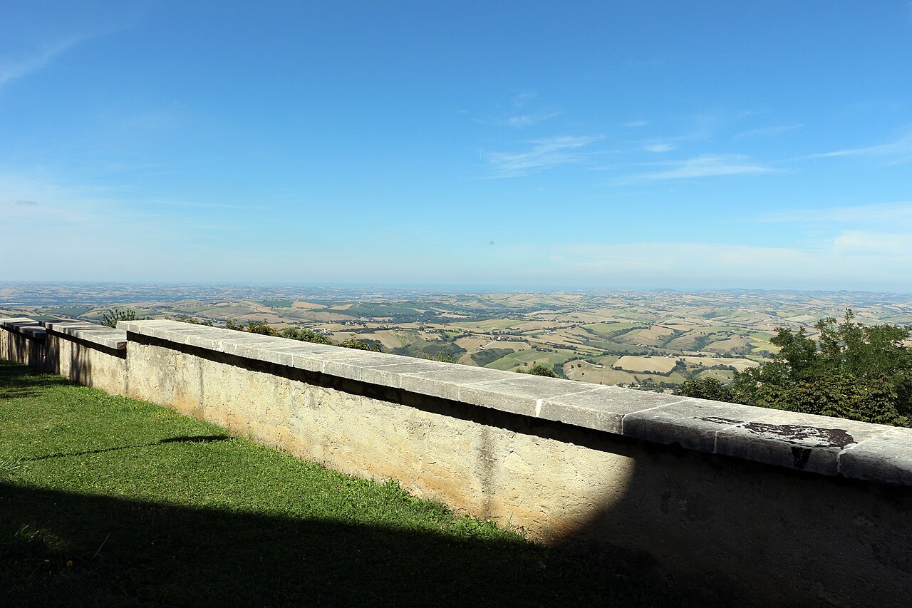 Cingoli trionfa nel Borgo dei Borghi 2026, annuncio durante Il Kilimangiaro su Rai 3