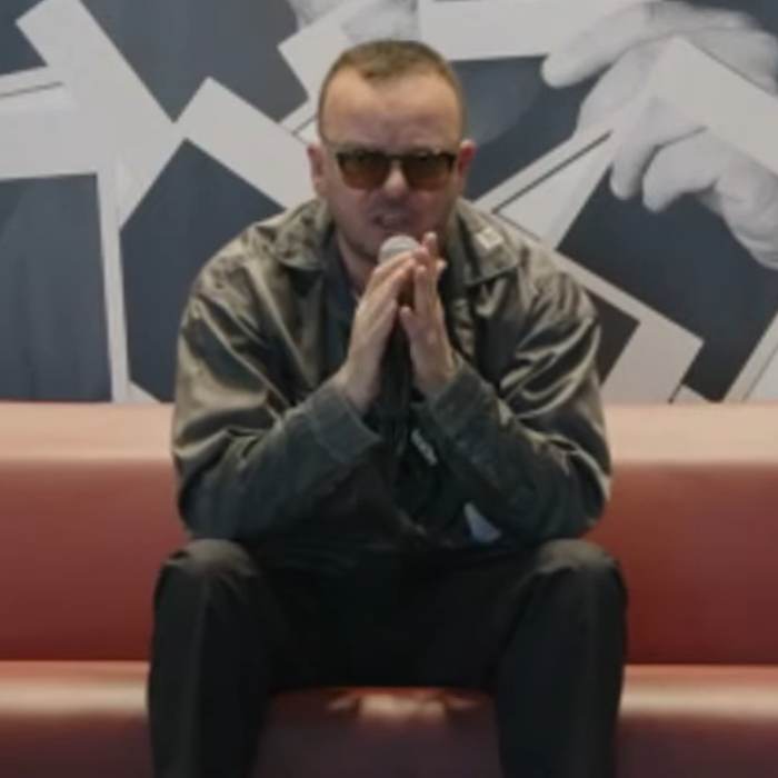 scontro Gigi D'Alessio Anna Pettinelli — Tensione ad Amici tra Gigi D'Alessio e Anna Pettinelli: scontro sui talenti