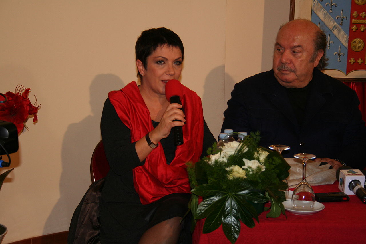 Rosanna Banfi malattia tumore — Rosanna Banfi a TG2 Storie racconta la sua battaglia contro il tumore al seno