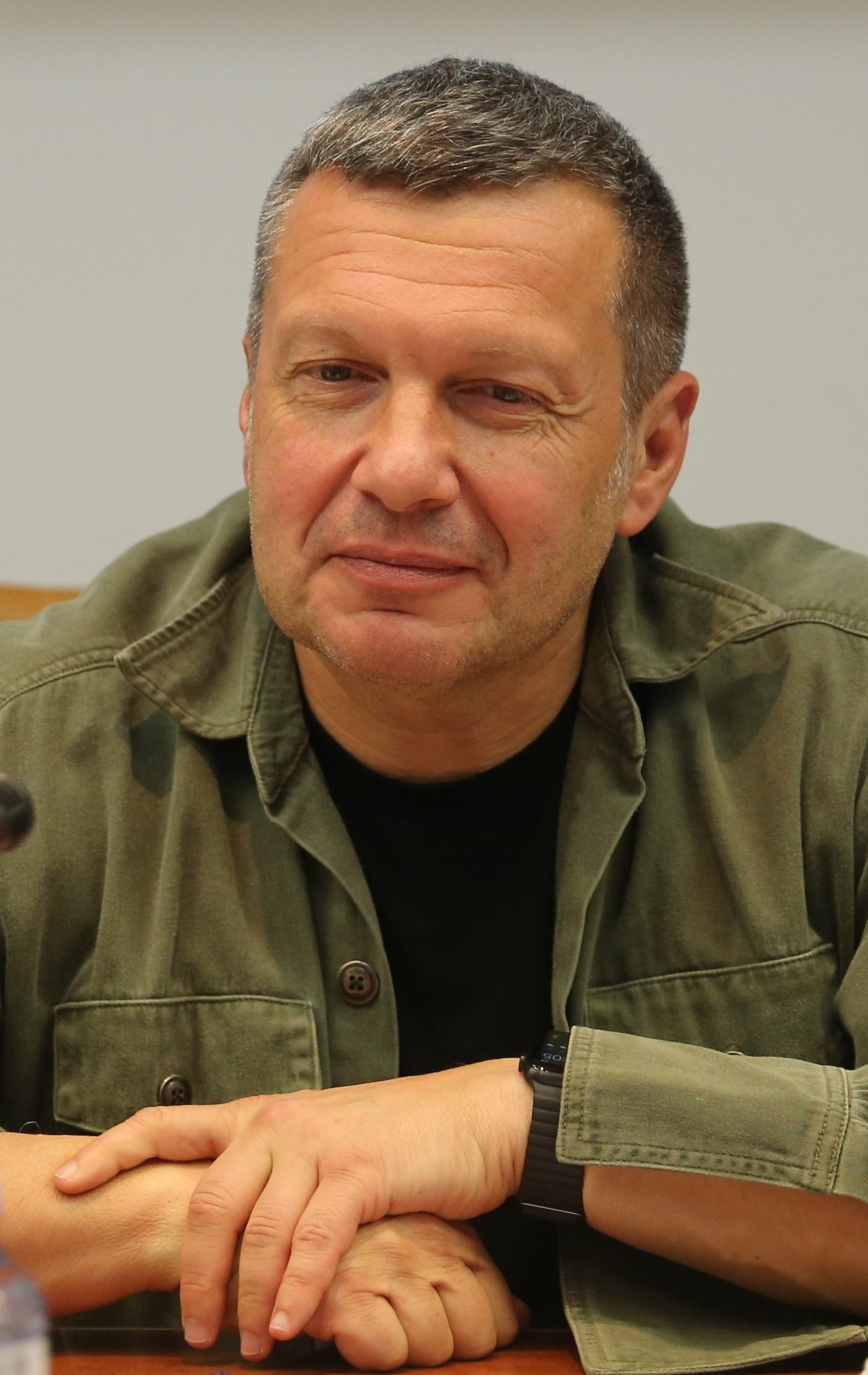 Vladimir Solovyov attacca Giorgia Meloni con insulti volgari in diretta tv