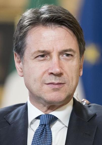 Giuseppe Conte annuncia intervento chirurgico e sospende agenda politica