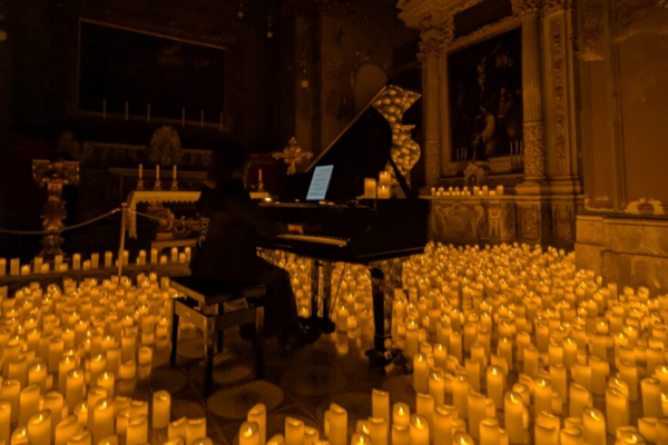Candlelight: una magia di candele illumina la Chiesa di San Giorgio
