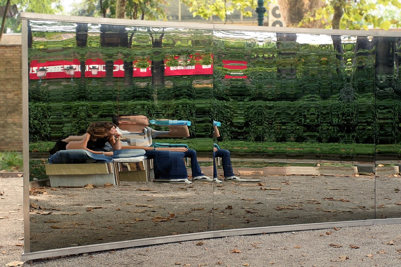 Biennale Venezia 2026: controversie politiche offuscano l'arte contemporanea