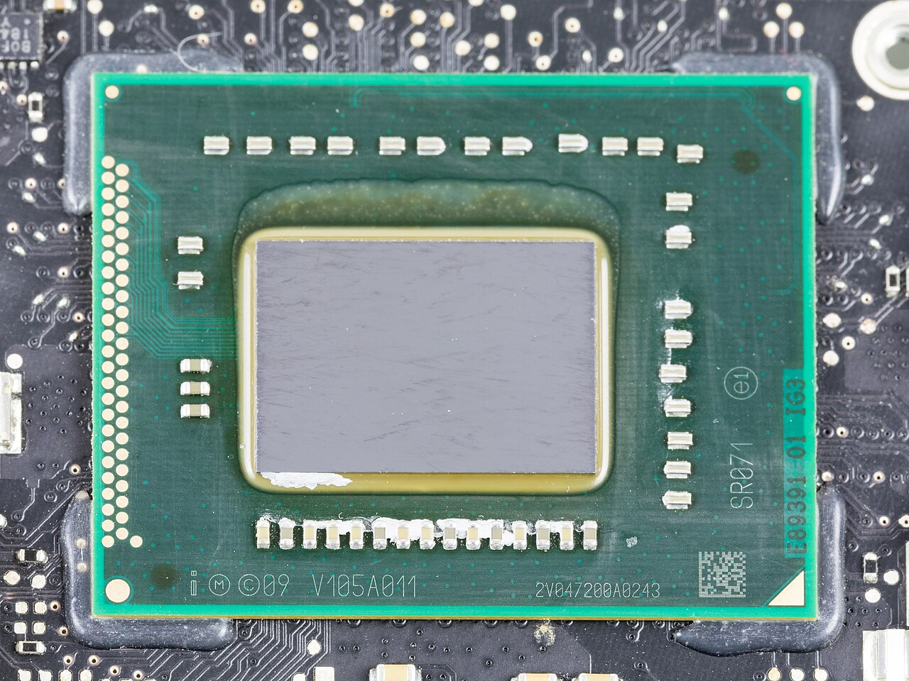 Collaborazione Apple Intel: partnership strategica per la produzione di semiconduttori