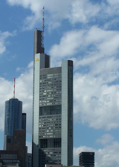 Commerzbank boccia acquisizione UniCredit: società tedesca denuncia rischi strategici