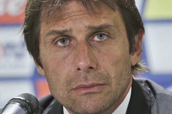 Conte lascia Napoli: addio dopo due anni