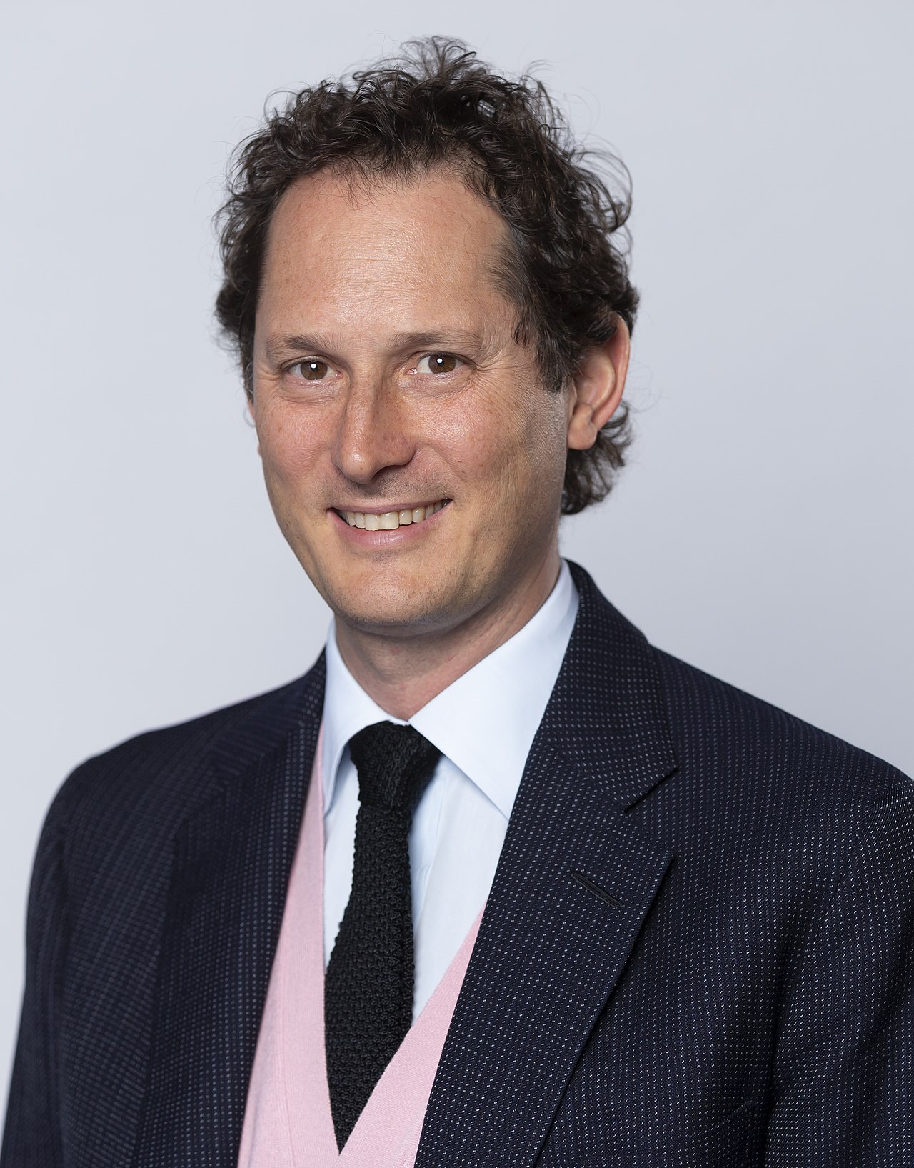 Norges Bank contesta Elkann — Norges Bank contro Elkann: critica le assenze nel board Meta