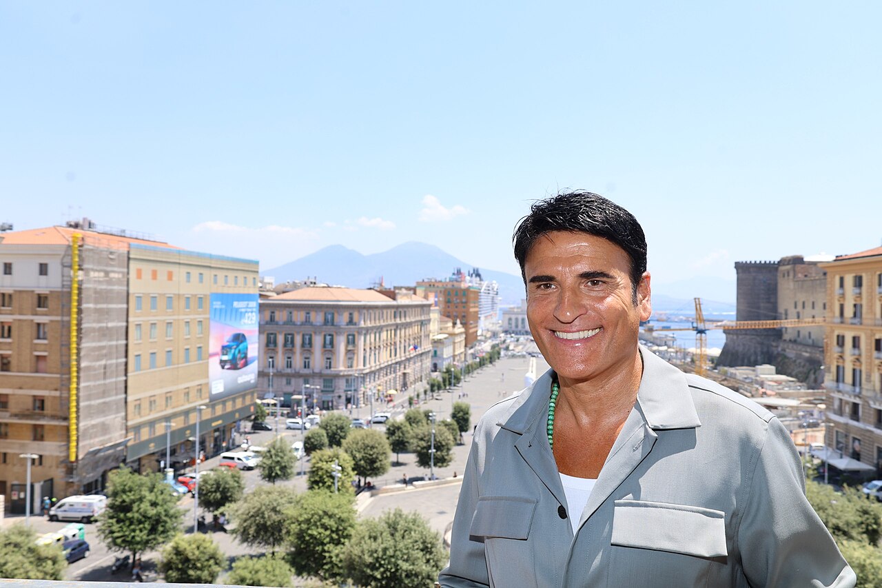 nuovo album Sal Da Vinci — Sal Da Vinci presenta il nuovo disco 'Per sempre sì' e annuncia il tour estivo