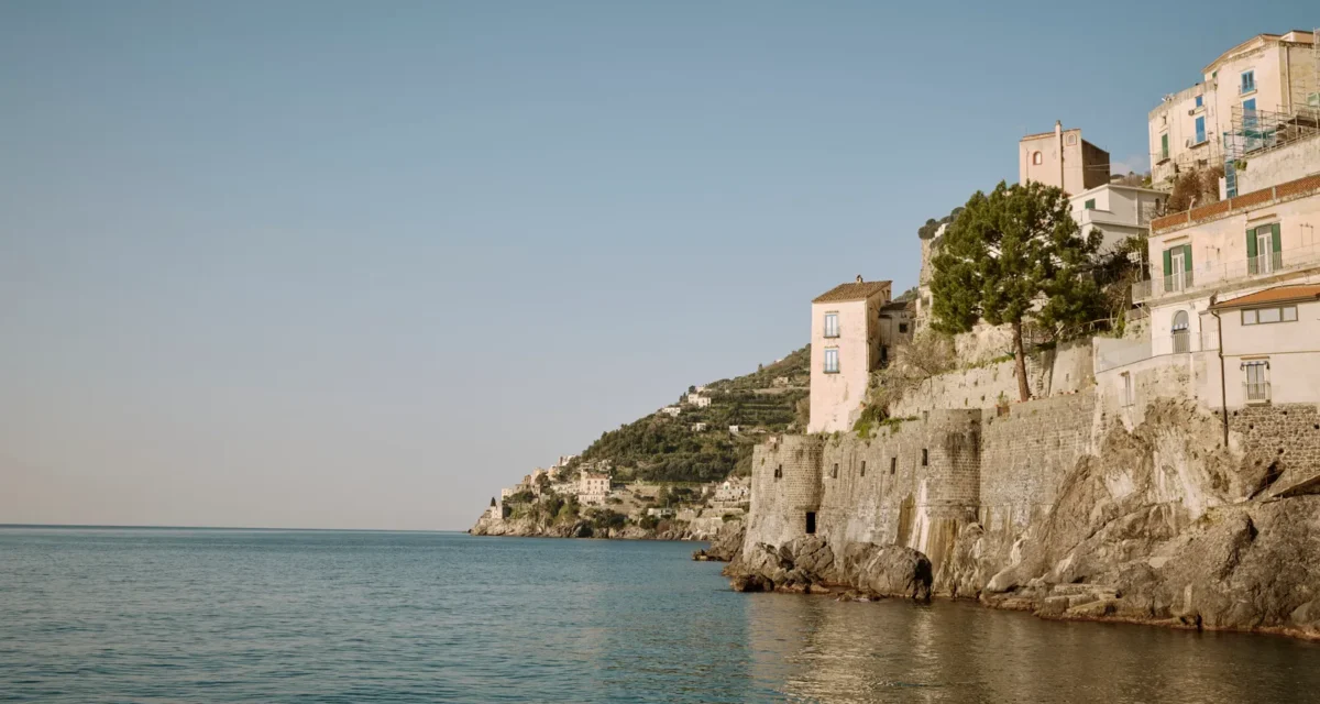 l'articolo di Emma J. Page sul Comune di Maiori