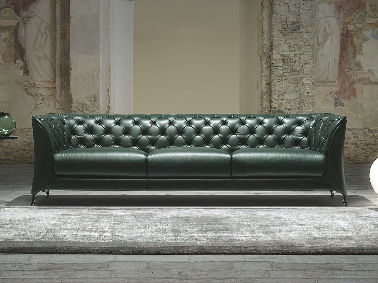Natuzzi Romania: storica azienda pugliese sposta il 15% della produzione all'estero