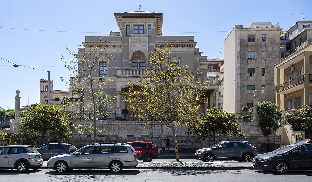 Fineco Bank patrimonio cresce — Fineco Bank supera ogni aspettativa con una crescita straordinaria nel primo semestre 2025