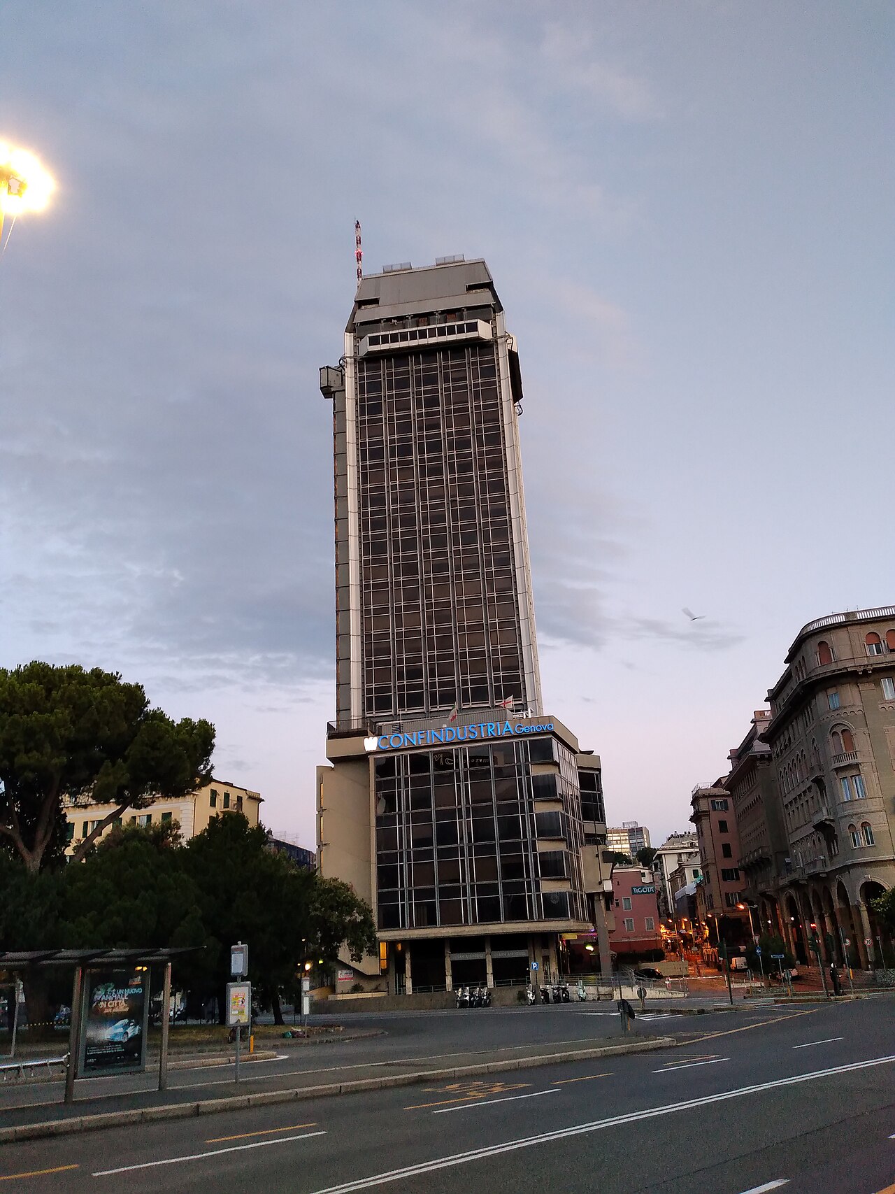 revisione ETS — Sistema ETS sotto accusa: Confindustria lancia l'allarme deindustrializzazione europea