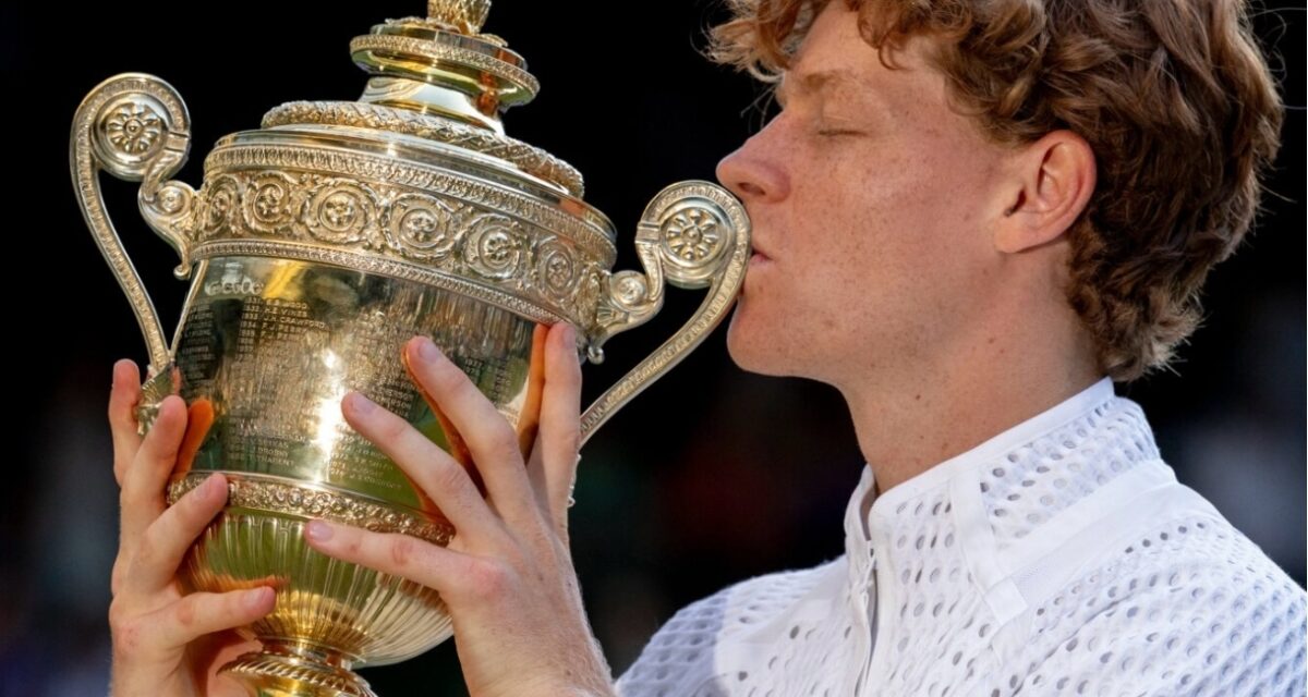Sinner bis: battuto Zverev, è di nuovo re di Wimbledon