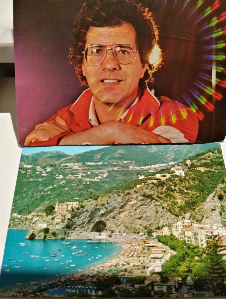 Addio a Peppino di Capri: Minori lo ricorda nella "Notte in Costiera"
