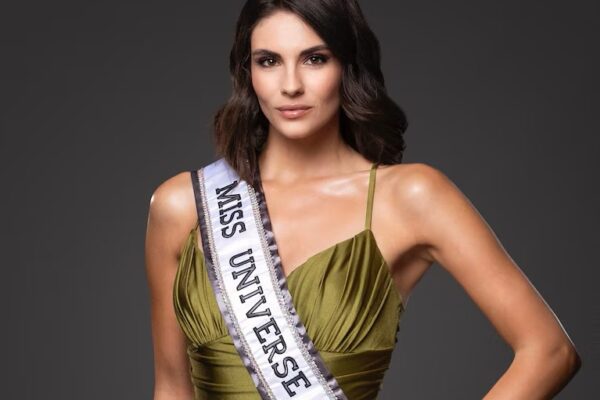 Miss Universo fa tappa a Vietri sul Mare: la bellezza internazionale sbarca in Costiera Amalfitana