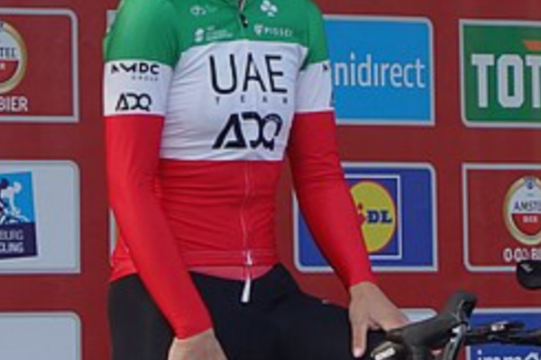 Elisa Longo Borghini sul podio del Tour de France