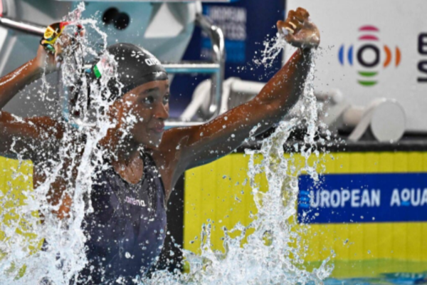 Curtis oro e record del mondo a Parigi