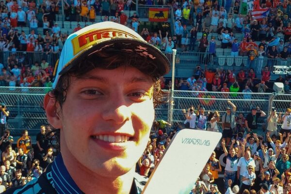 Un Kimi fortunato vince anche a Madrid e ipoteca il Mondiale