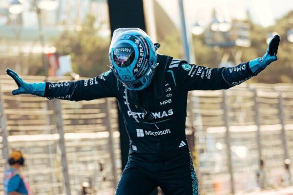 Un Russell strepitoso vince a Baku e riapre la corsa al titolo